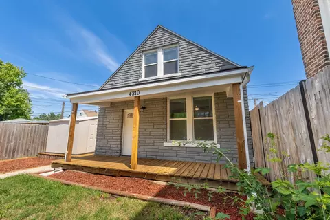 4210 W Thomas St, Chicago, IL 60651