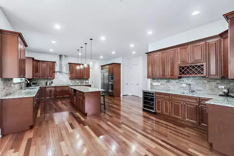 681 E Hickory Ave, Addison, IL 60101 photo 10