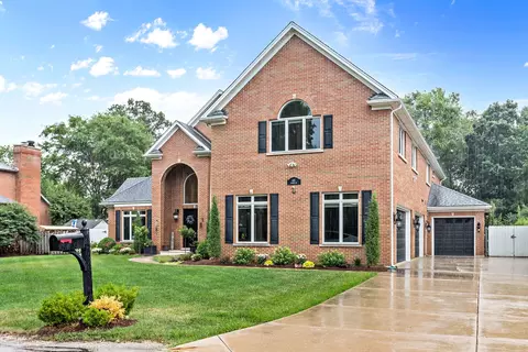 681 E Hickory Ave, Addison, IL 60101 photo 2