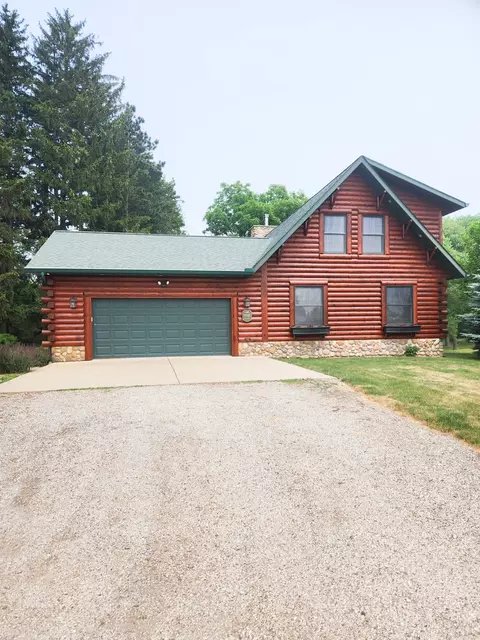 18000 Dee Mac Rd, Mackinaw, IL 61755