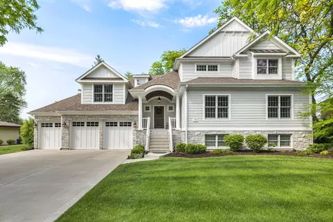 35 Mockingbird Ln, Oak Brook, IL 60523