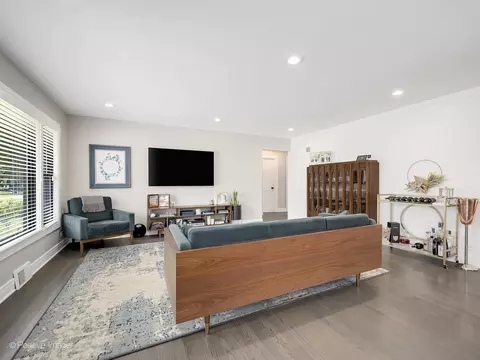 241 E Van Buren St, Elmhurst, IL 60126 photo 6