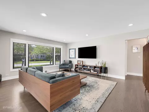 241 E Van Buren St, Elmhurst, IL 60126 photo 5