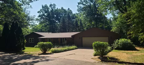 2089 Blackhawk Ln, Dixon, IL 61021