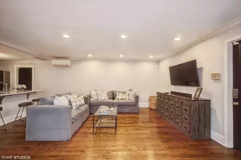 49 E Cedar St #1, Chicago, IL 60611 photo 5