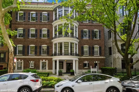 49 E Cedar St #1, Chicago, IL 60611 photo 2