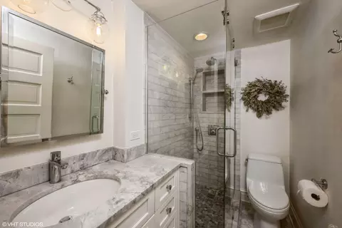 49 E Cedar St #1, Chicago, IL 60611 photo 11