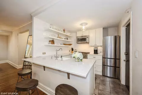 49 E Cedar St #1, Chicago, IL 60611 photo 7