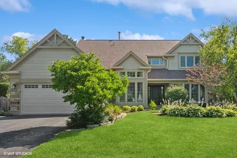 485 Mayfair Ln, Buffalo Grove, IL 60089