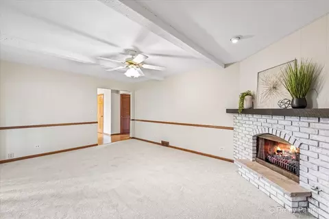 191 Brookside Dr, Elgin, IL 60123 photo 17