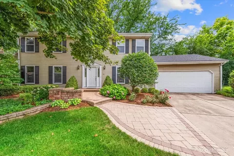 191 Brookside Dr, Elgin, IL 60123