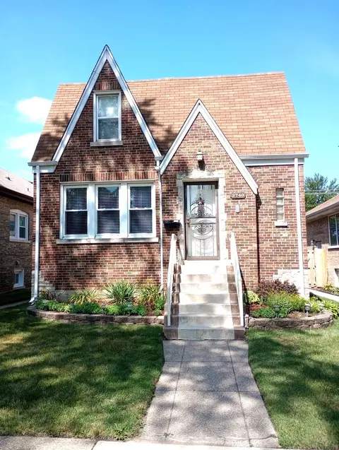 3740 Wisconsin Ave, Berwyn, IL 60402