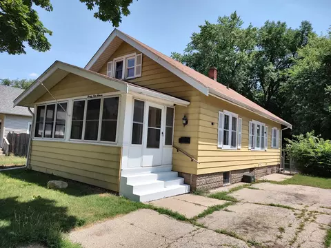 2111 Douglas St, Rockford, IL 61103