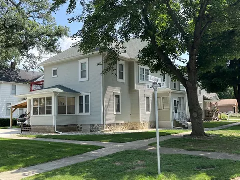 321 12 W Jackson St, Morris, IL 60450