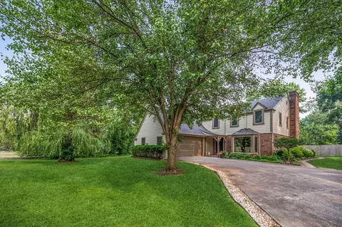 2029 Wagner Rd, Glenview, IL 60025