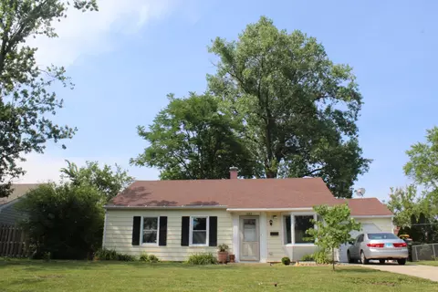 3402 Fairlawn Dr, Glenview, IL 60025