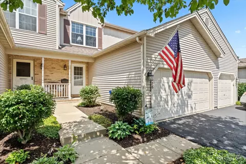 1456 Foxcroft Dr, Aurora, IL 60506