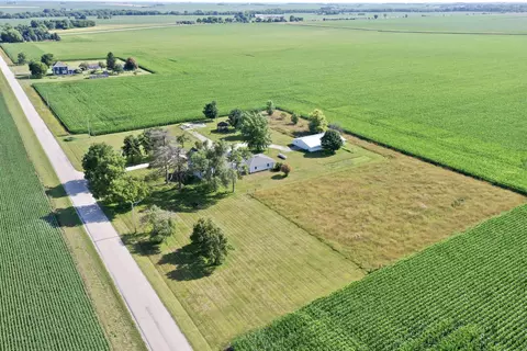 7654 N 2500 East Rd, Forrest, IL 61741