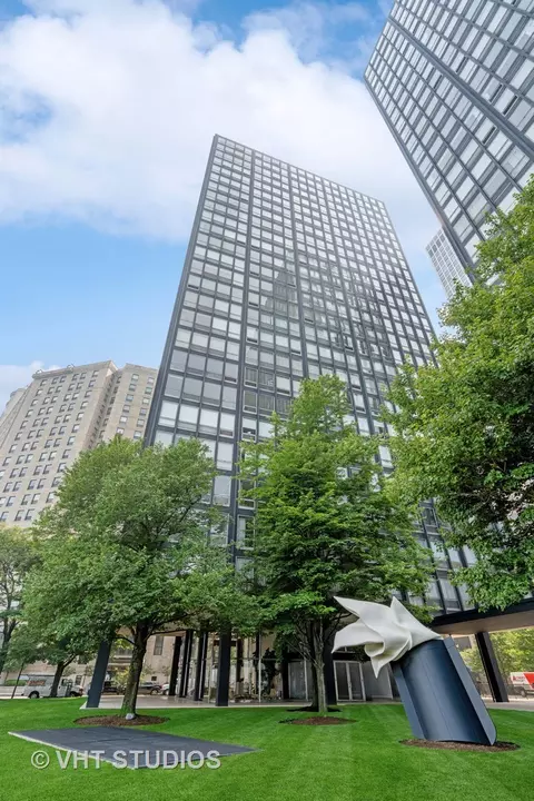 860 N Lake Shore Dr #12K, Chicago, IL 60611