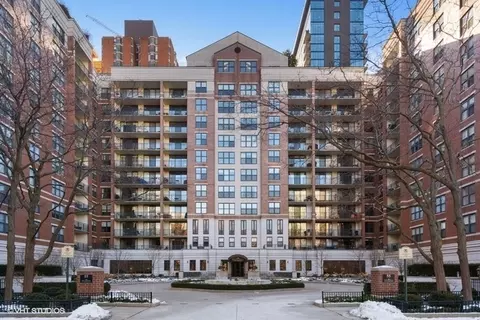 55 W Delaware Pl #708, Chicago, IL 60610