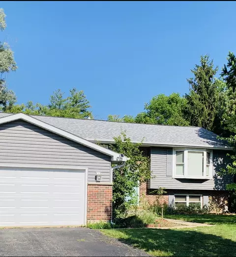 2567 Mallard Dr, Lindenhurst, IL 60046