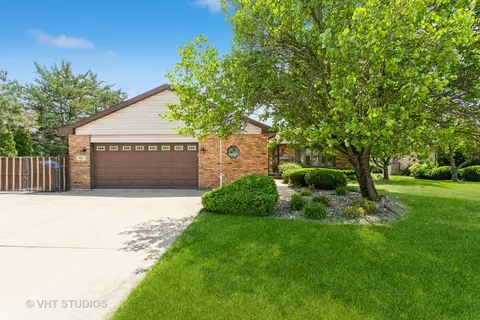 11611 Pineview Dr, Orland Park, IL 60467