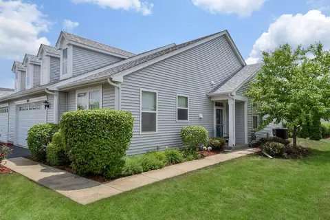 744 Bellevue Cir, Oswego, IL 60543