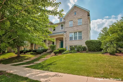 5606 Cloverdale Rd, Hanover Park, IL 60133