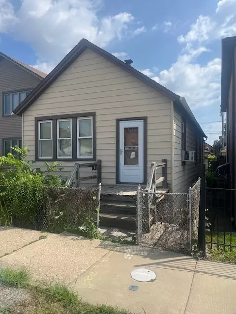 2921 S Farrell St, Chicago, IL 60638
