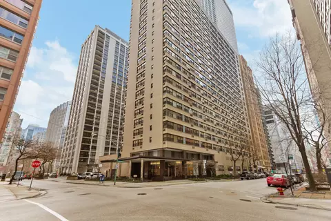 850 N Dewitt Pl #13F, Chicago, IL 60611