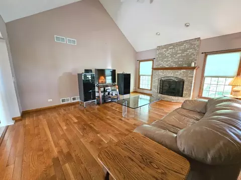 3560 Bunker Hill Dr, Algonquin, IL 60102 photo 8