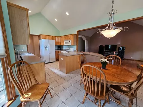 3560 Bunker Hill Dr, Algonquin, IL 60102 photo 11