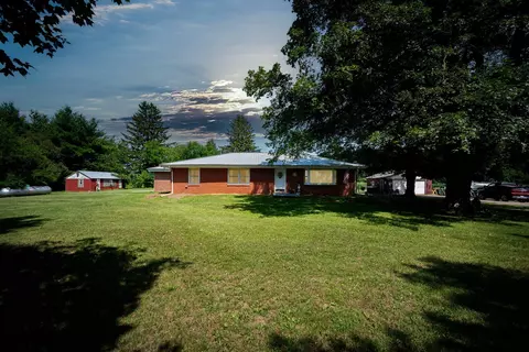 3923 N 1700 East Rd, Heyworth, IL 61745