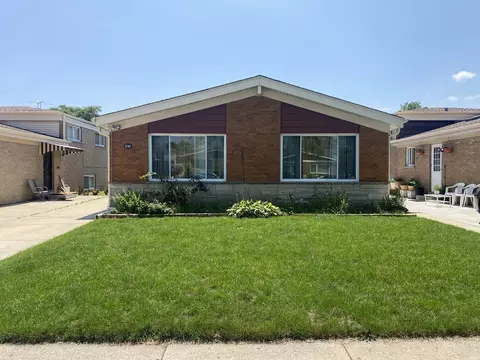 5245 Jarvis Ave, Skokie, IL 60077