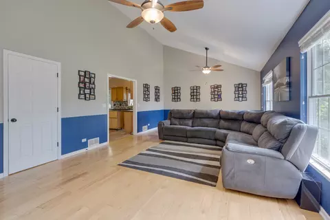 3215 W Kinley Blvd, Mchenry, IL 60050 photo 14