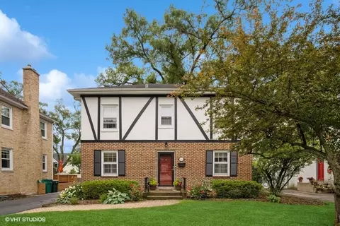 2129 Illinois Rd, Northbrook, IL 60062