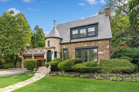 951 Cedar St, Deerfield, IL 60015