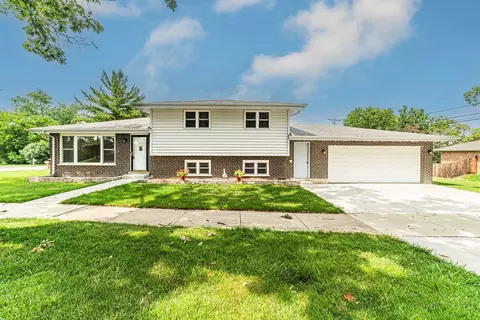 9339 S 84th Ave, Hickory Hills, IL 60457