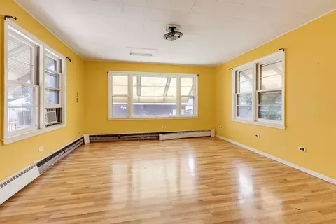 1341 E Algonquin Rd, Des Plaines, IL 60016 photo 8