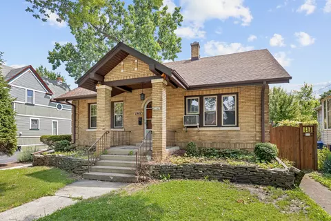 1341 E Algonquin Rd, Des Plaines, IL 60016