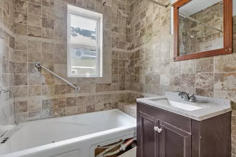 1341 E Algonquin Rd, Des Plaines, IL 60016 photo 10