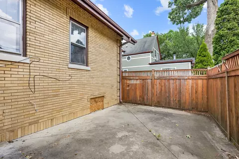 1341 E Algonquin Rd, Des Plaines, IL 60016 photo 18
