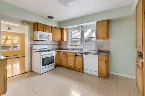 1341 E Algonquin Rd, Des Plaines, IL 60016 photo 6