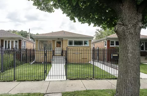 3221 N Avers Ave, Chicago, IL 60618