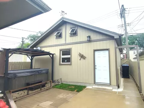 6311 W Devon Ave, Chicago, IL 60646 photo 23