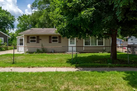 7810 Scott Ln, Machesney Park, IL 61115