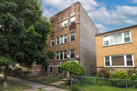 2117 W Arthur Ave, Chicago, IL 60645