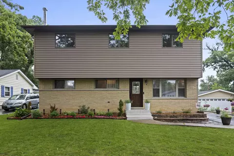 17842 W Greentree Rd, Grayslake, IL 60030