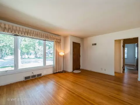 601 S 1st St, West Dundee, IL 60118 photo 6