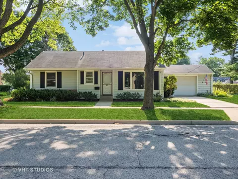 601 S 1st St, West Dundee, IL 60118 photo 2